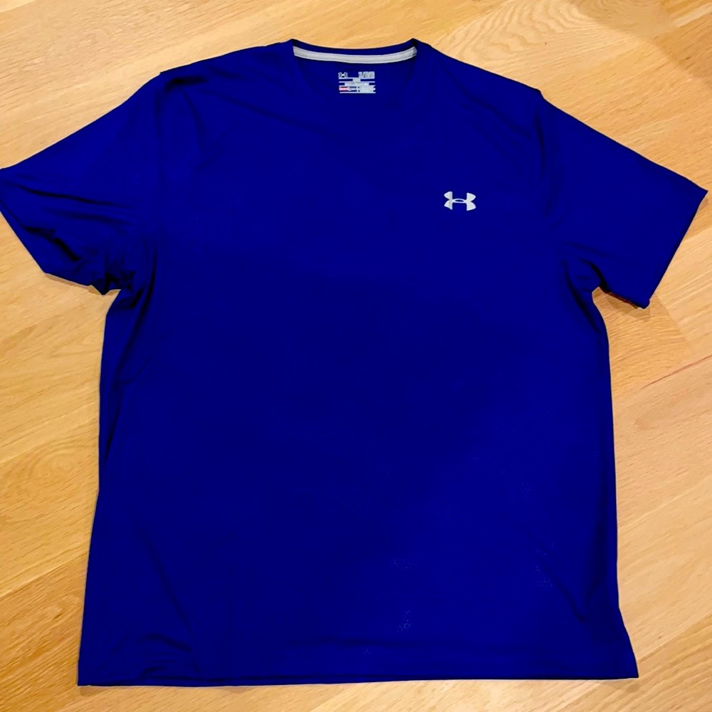 Men’s under armor T shirt